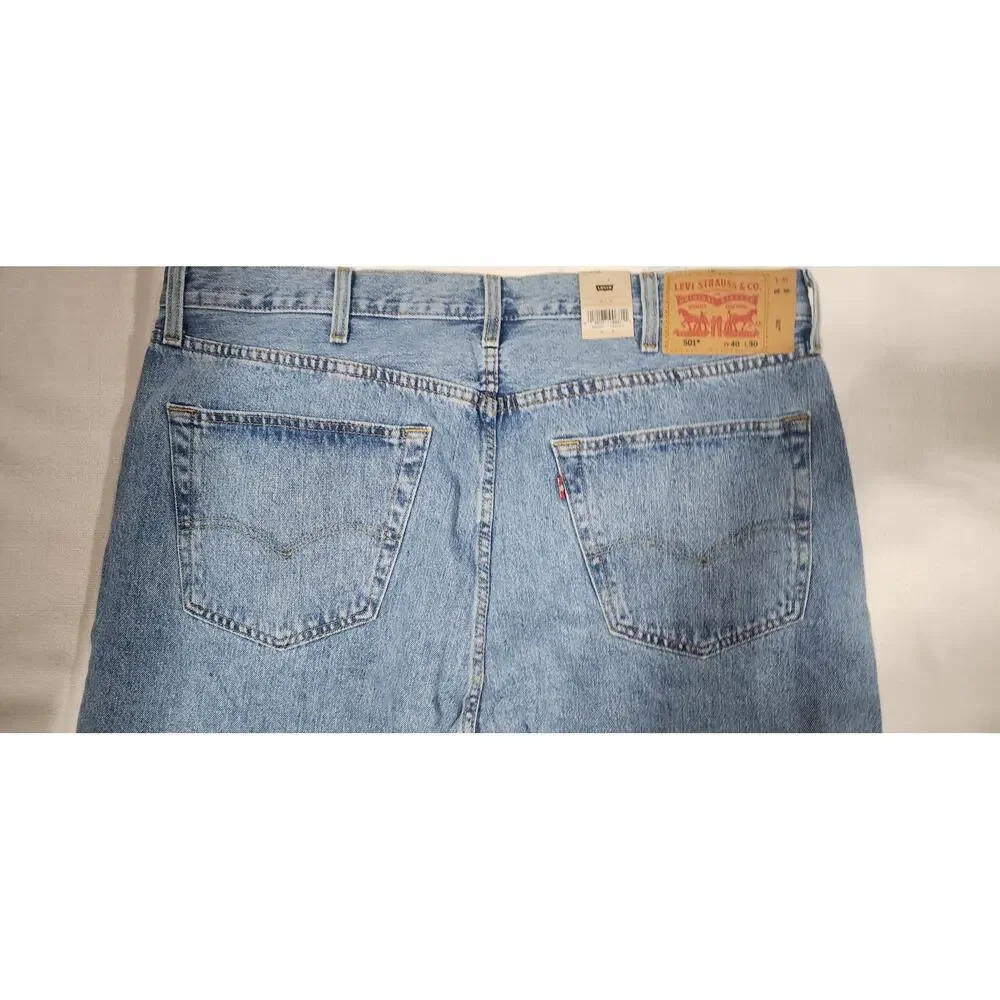 levi's 501 original 40x30 sits at your waist